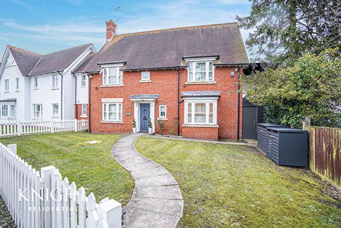 4 Bedroom Detached House For Sale In Watchouse Road, Chelmsford, CM2