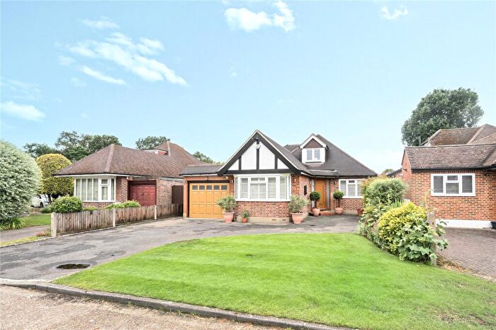 4 Bedroom Bungalow For Sale In Crofton Avenue, Walton-On-Thames, KT12