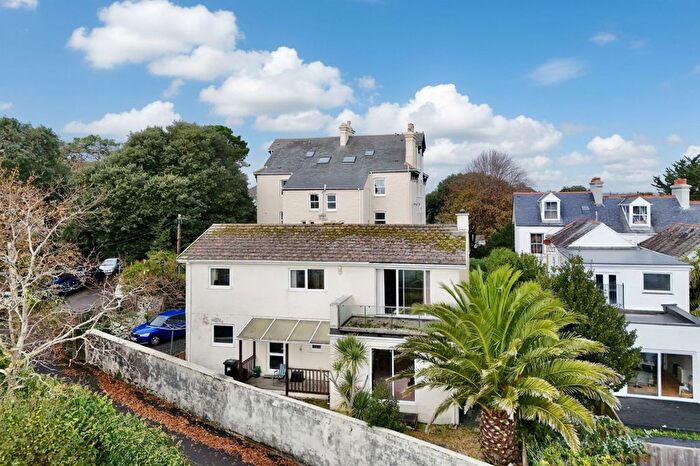 4 Bedroom Detached House For Sale In Emslie Road, Falmouth, TR11