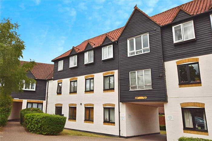 2 Bedroom Apartment For Sale In Bucklebury Heath, South Woodham Ferrers, Chelmsford, Essex, CM3