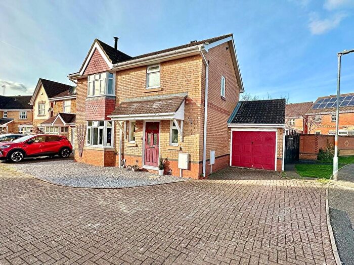 3 Bedroom Detached House For Sale In Riverstone Way, Hunsbury Meadows, Northampton, NN4