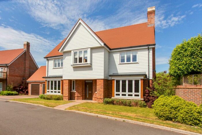 5 Bedroom Detached House To Rent In Pipistrelle Fleet, GU51