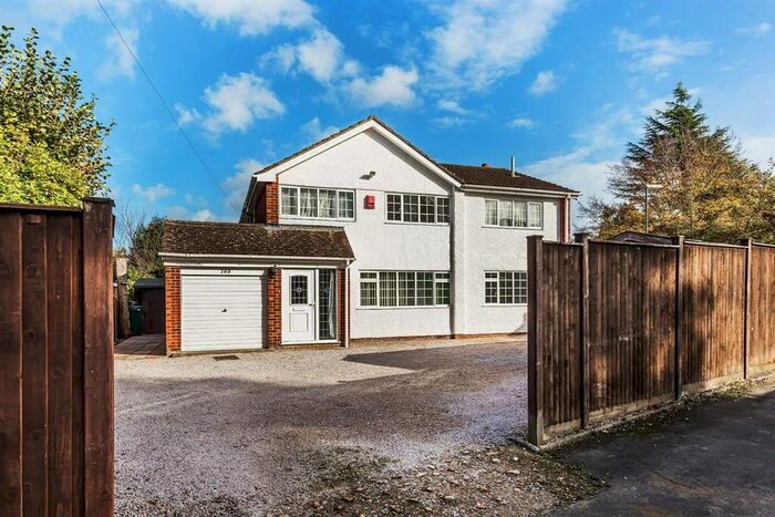 5 Bedroom Detached House To Rent In Lingfield Road, East Grinstead, RH19