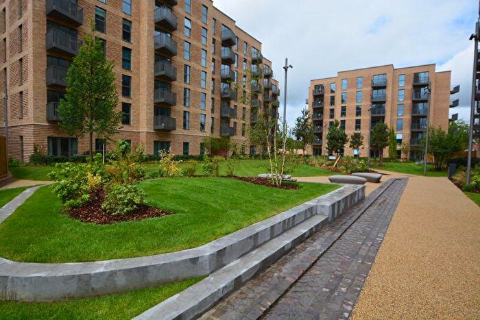 2 Bedroom Flat To Rent In Horlicks Quarter, Memorial Ave, Slough, SL1