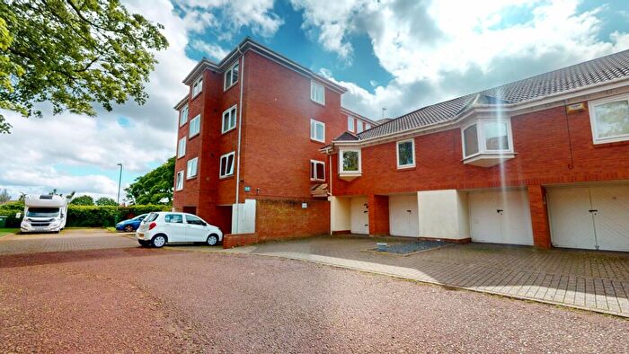 2 Bedroom Flat For Sale In Manor Court, South Shields, NE33