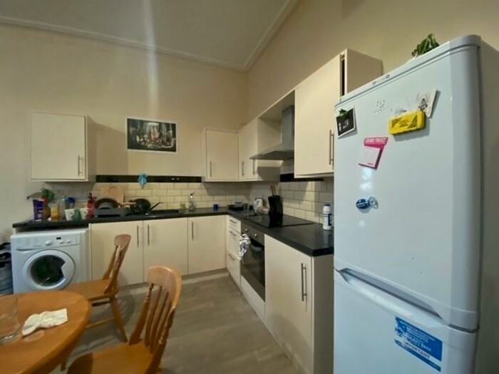 4 Bedroom Flat To Rent In Lake Road, Portsmouth, PO1