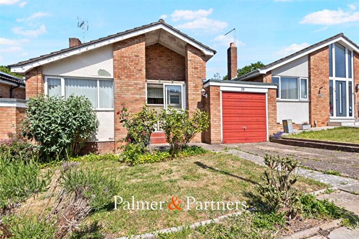 2 Bedroom Bungalow For Sale In Norfolk Crescent, Colchester, Essex, CO4