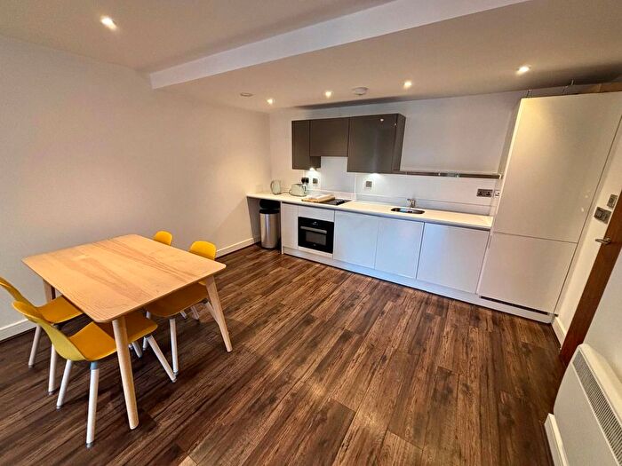 2 Bedroom Flat To Rent In Pope Street, Birmingham, B1