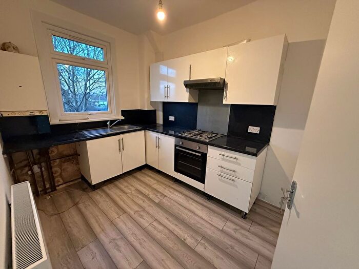 2 Bedroom Flat To Rent In Ashgrove Road, Ilford, IG3