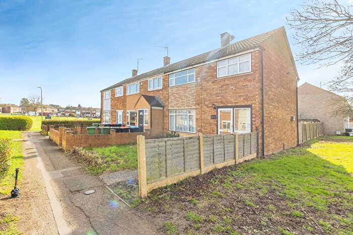 3 Bedroom End Terrace House For Sale In Buckfast Avenue, Bletchley, Milton Keynes, Buckinghamshire, MK3