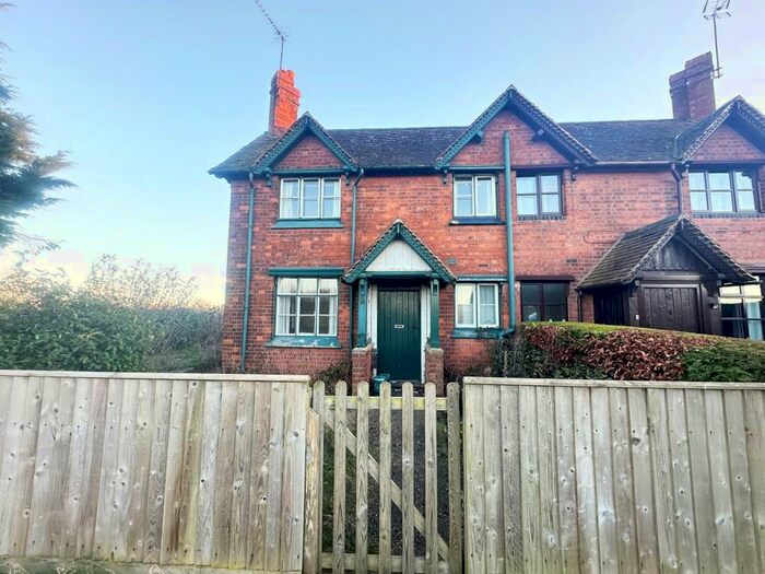 3 Bedroom Semi-Detached House For Sale In Stratford Road, Sherbourne, Warwickshire, CV35