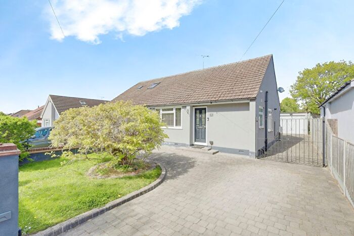 2 Bedroom Semi-detached Bungalow For Sale In Bowers Road, Benfleet, SS7
