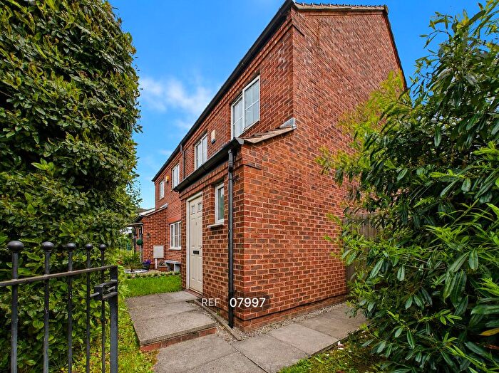 3 Bedroom Semi Detached House To Rent In Gainsford Crescent, Bestwood, Nottingham, NG5