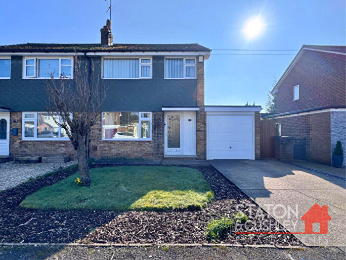 3 Bedroom Semi Detached House For Sale In Kennedy Avenue, Mansfield Woodhouse, NG19