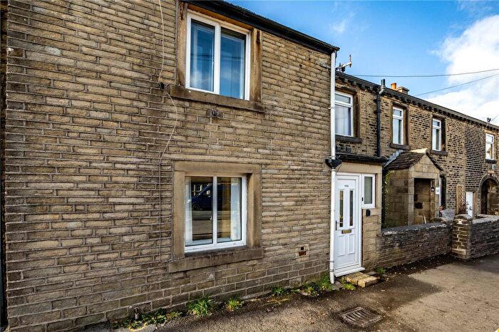 3 Bedroom Terraced House For Sale In New Hey Road, Huddersfield, HD3