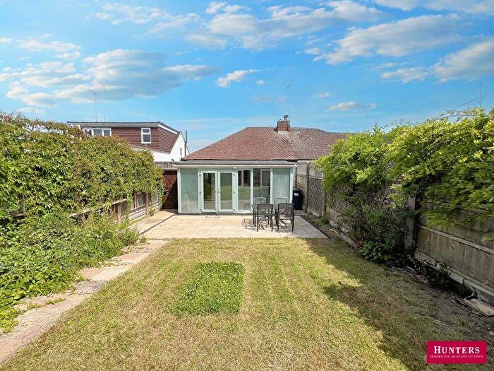 2 Bedroom Semi-Detached Bungalow For Sale In Derwent Avenue, East Barnet, EN4