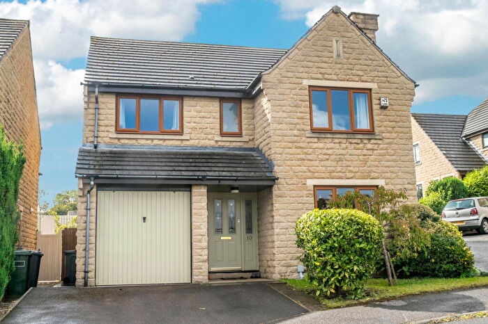 4 Bedroom Detached House For Sale In Stonebridge Walk, Shepley, HD8