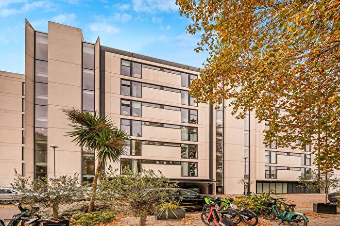 2 Bedroom Flat To Rent In Edmunds House, Colonial Drive, W4