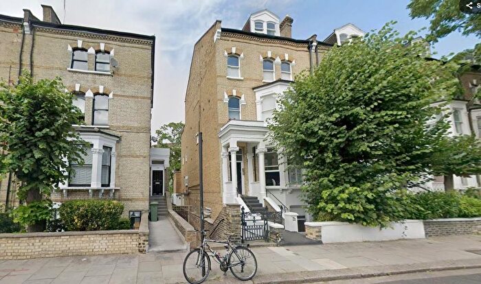 2 Bedroom Flat To Rent In Edith Road, West Kensington, London, W14