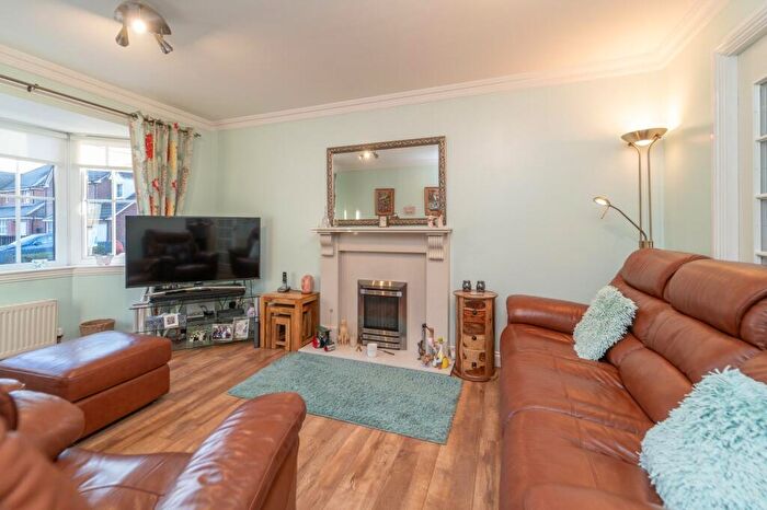 4 Bedroom Detached House For Sale In Thirlfield Wynd, Livingston, EH54