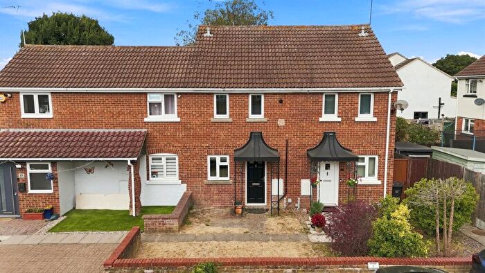 2 Bedroom Terraced House For Sale In Wellington Mews, Billericay, CM12