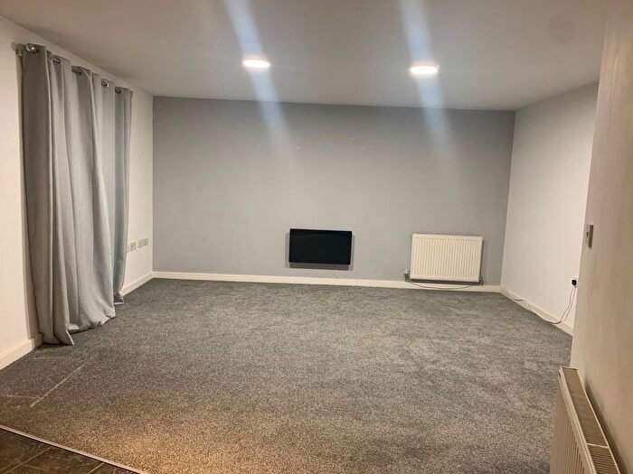 2 Bedroom Flat To Rent In Manor Fields Close, Rotherham, S61