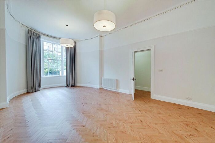 3 Bedroom Flat To Rent In Bedford Place, Russell Square, WC1B