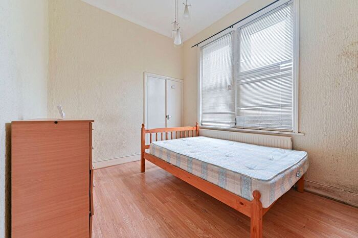 1 Bedroom Flat To Rent In Madeira Road, Streatham Common, London, SW16