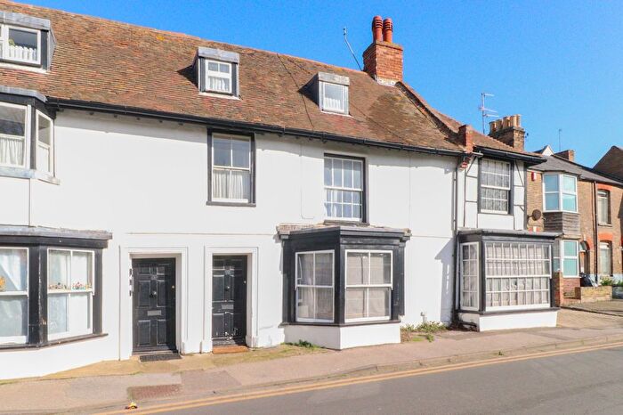 2 Bedroom Flat For Sale In King Street, Margate, Kent, CT9