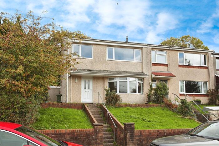 3 Bedroom Semi-detached House For Sale In Morien Crescent, Pontypridd, CF37