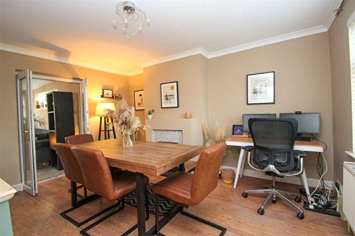 3 Bedroom Terraced House For Sale In Beaulieu Road, Hamble, Southampton, Hampshire, SO31