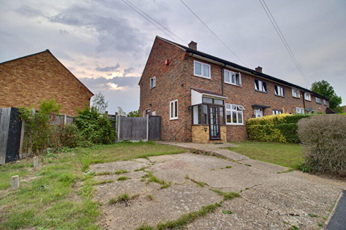 3 Bedroom End Of Terrace House For Sale In Retford Path, Romford, RM3