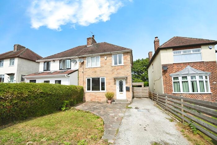 3 Bedroom Semi-Detached House For Sale In Nethermoor Road, Wingerworth, Chesterfield, Derbyshire, S42