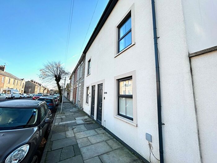 3 Bedroom Property To Rent In Plassey Street, Penarth, CF64