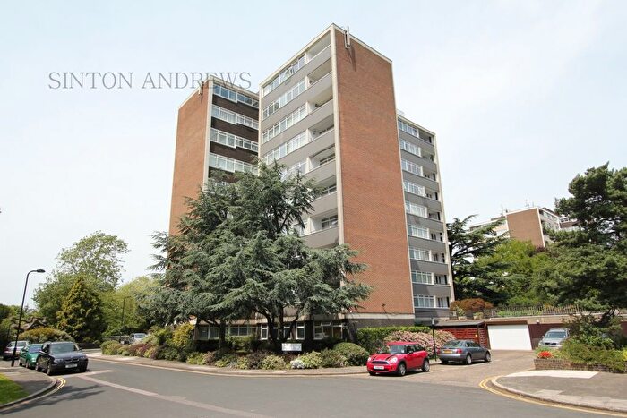 2 Bedroom Flat For Sale In The Cedars, Heronsforde, Ealing, W13