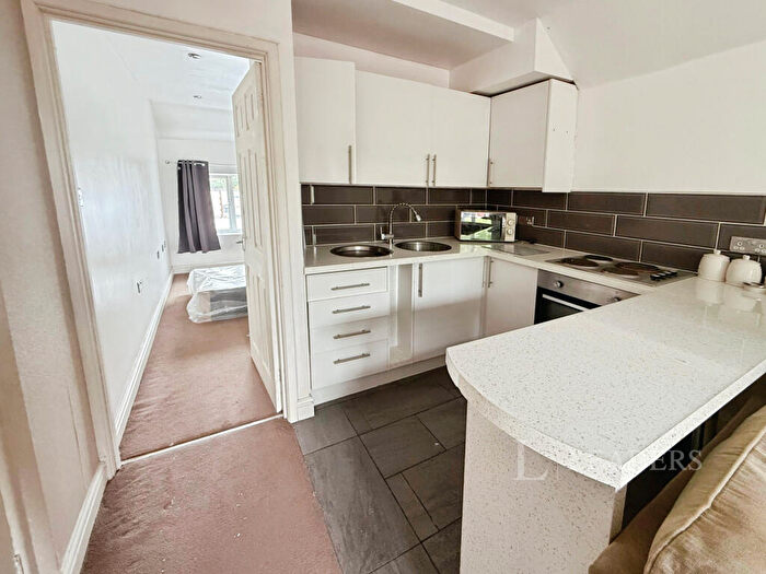 1 Bedroom Flat To Rent In High Oak, DY5
