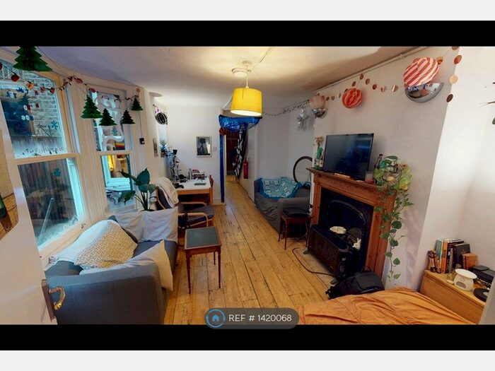 5 Bedroom Semi-Detached House To Rent In Medlar Street, London, SE5