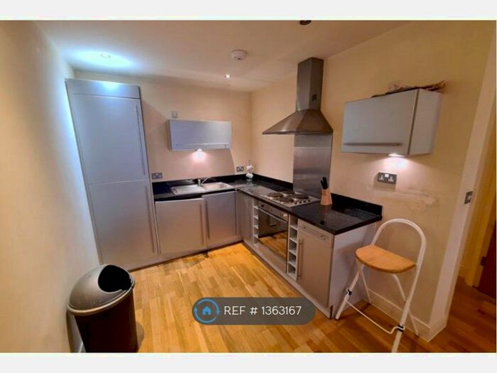 1 Bedroom Flat To Rent In Lake House, Manchester, M15