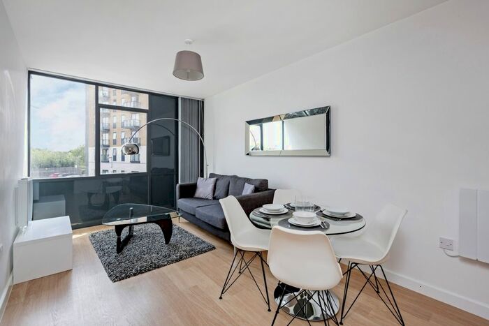 1 Bedroom Flat To Rent In Vincent Row, Durnsford Road, Wimbledon SW19