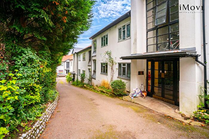 2 Bedroom Flat To Rent In Silverton Lodge, Church Road, London, SE19