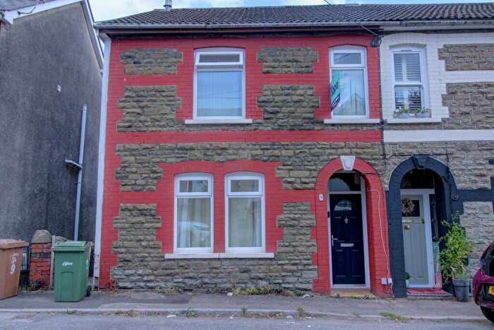 3 Bedroom Semi-Detached House For Sale In Ladysmith Road, Blackwood, NP12
