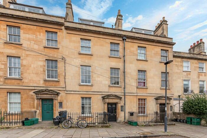 1 Bedroom Flat To Rent In Kensington Place, Bath, BA1