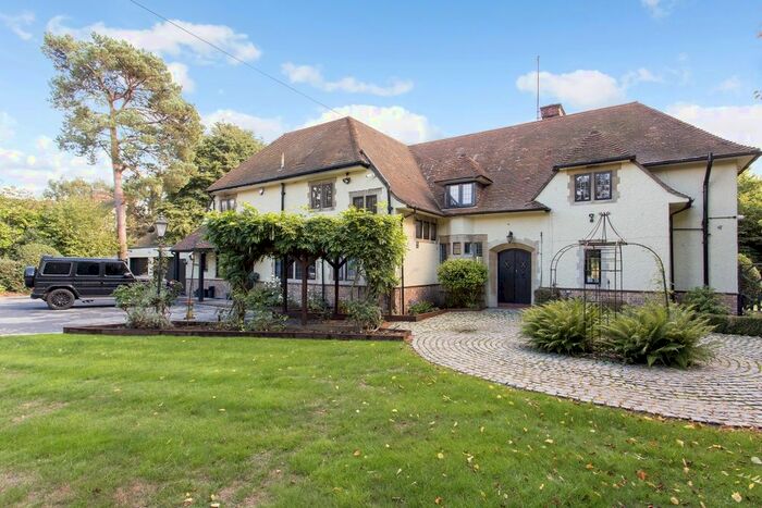 5 Bedroom Detached House To Rent In Chipperfield Road, Kings Langley, WD4