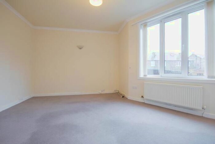 2 Bedroom Flat To Rent In Colinton Mains Green, Edinburgh EH13