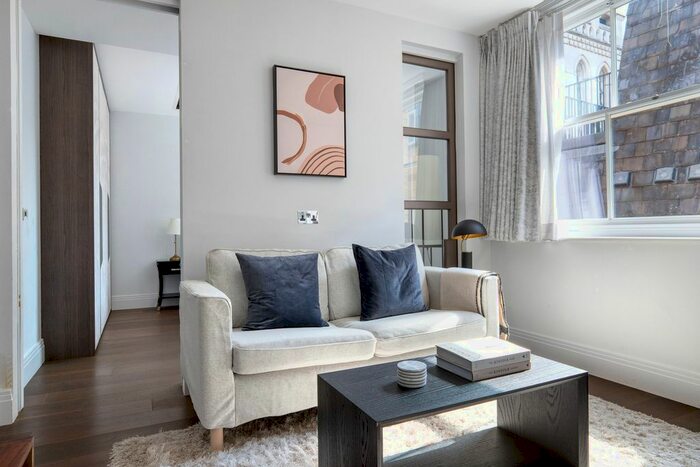 1 Bedroom Flat To Rent In Holborn, London, WC2A