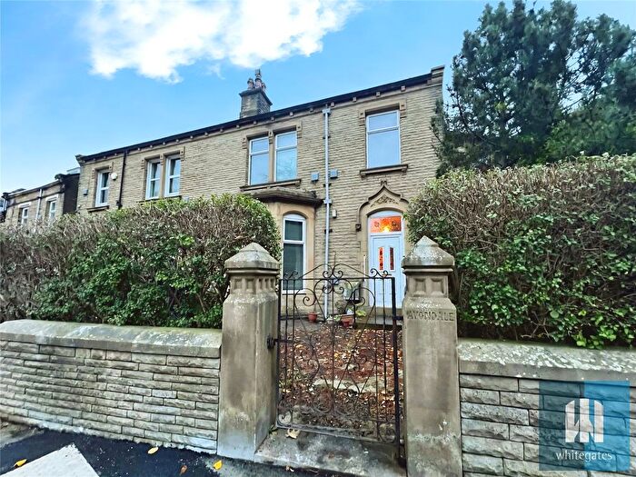 3 Bedroom Terraced House For Sale In Spaines Road, Fartown, Huddersfield, HD2
