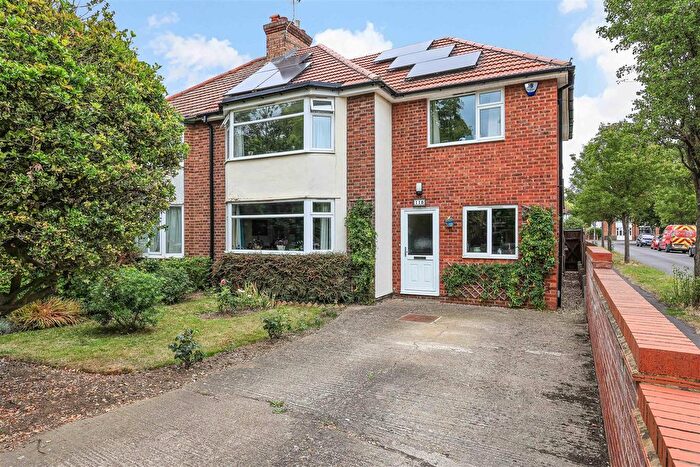 4 Bedroom Semi-Detached House For Sale In Kings Hedges Road, Cambridge, CB4
