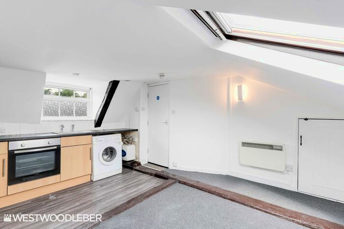 Studio To Rent In Cowbridge, Hertford, SG14