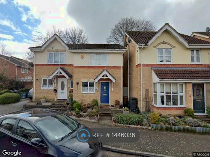 2 Bedroom Semi-Detached House To Rent In Hamond Close, South Croydon, CR2