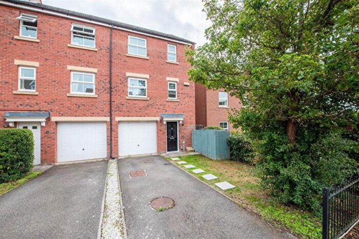 3 Bedroom End Of Terrace House For Sale In Batsman Drive, Rushden, NN10